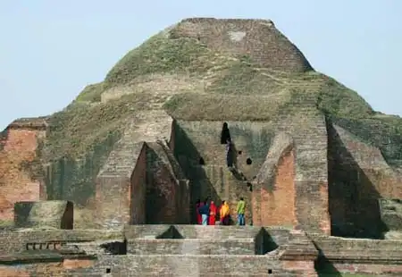 Top Historical Tourist Places and Sights List in Bangladesh